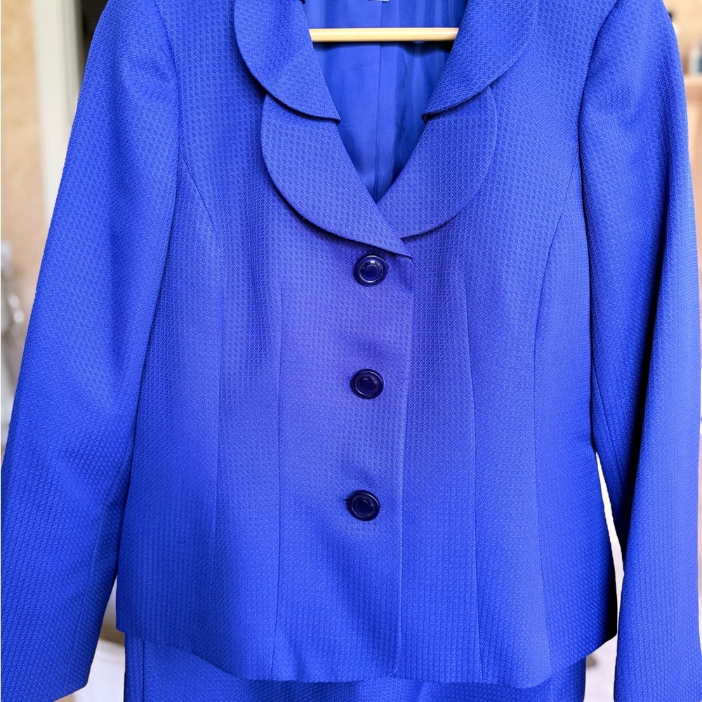 Le Suit Blue Blazer with Ruffled Collar